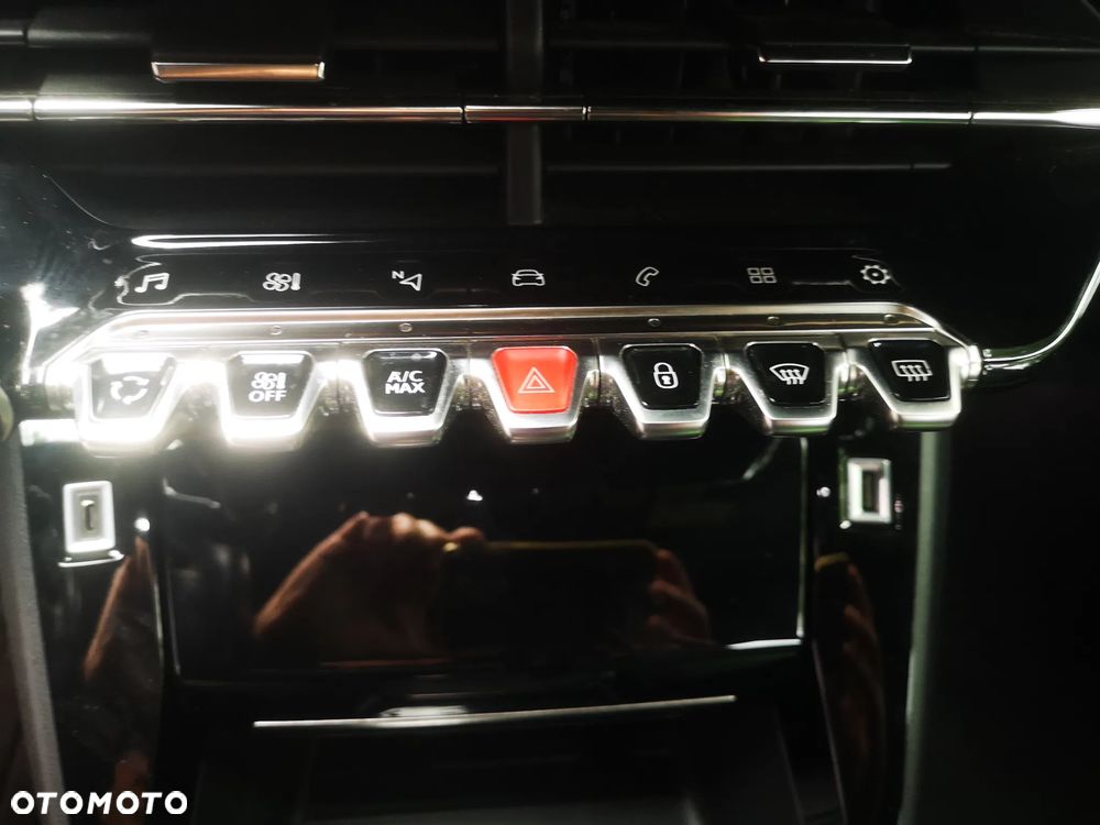 Peugeot 2008 1.2 PureTech GT Line S&S - 13