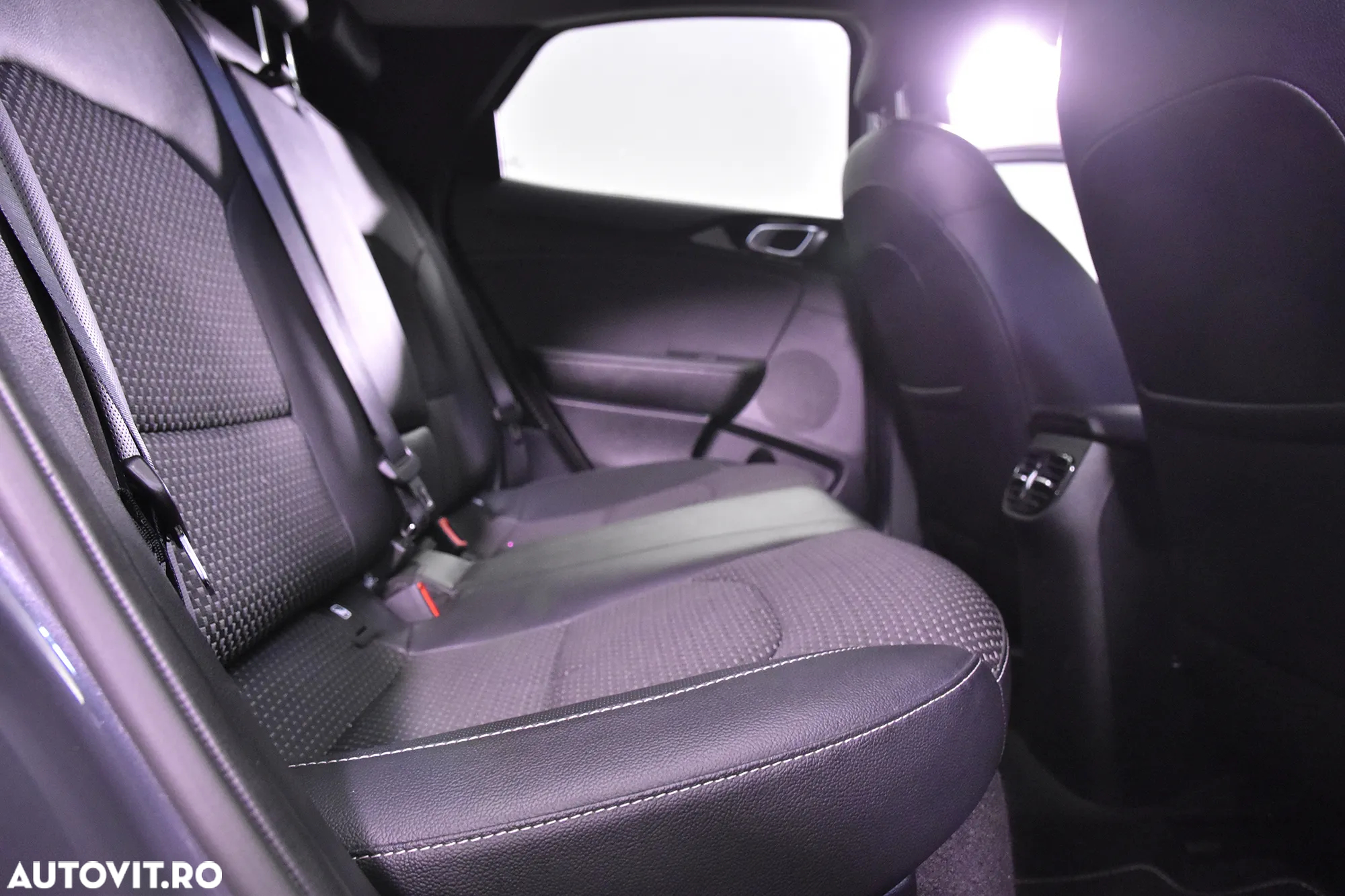 Kia XCeed - 12