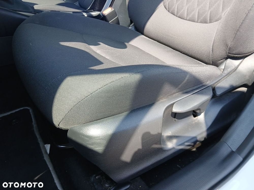 Toyota Corolla 1.8 Hybrid Comfort - 33