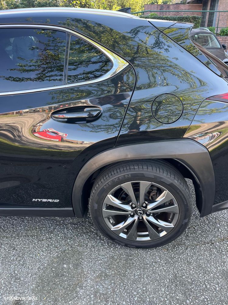 Lexus UX 250h F Sport - 8