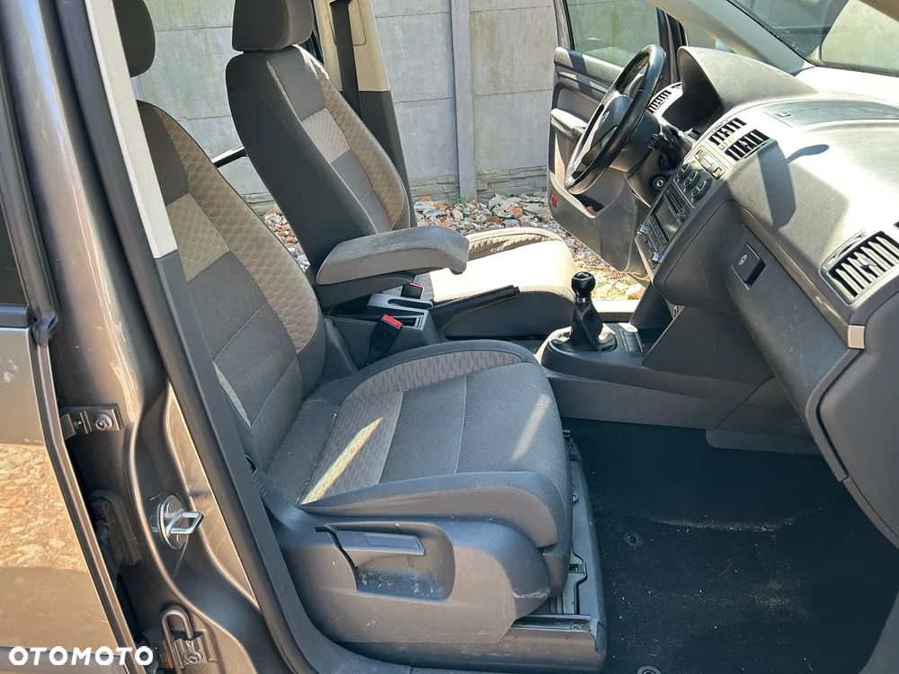 Volkswagen Touran 2.0 TDI DPF Cross - 17