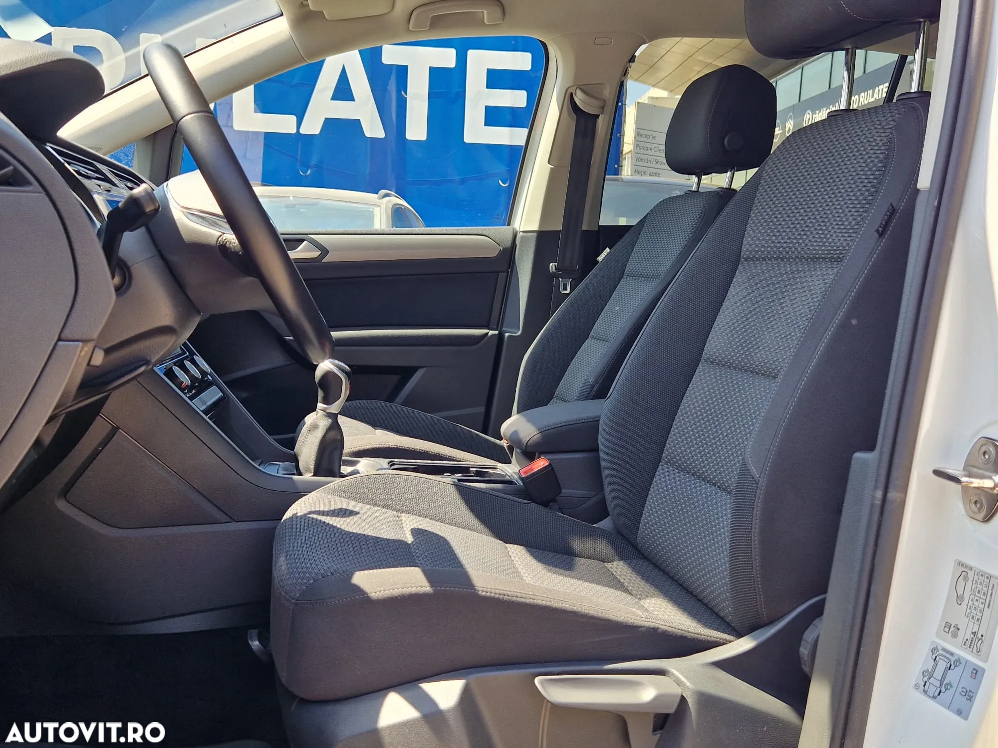 Volkswagen Touran 2.0 TDI Comfortline - 8
