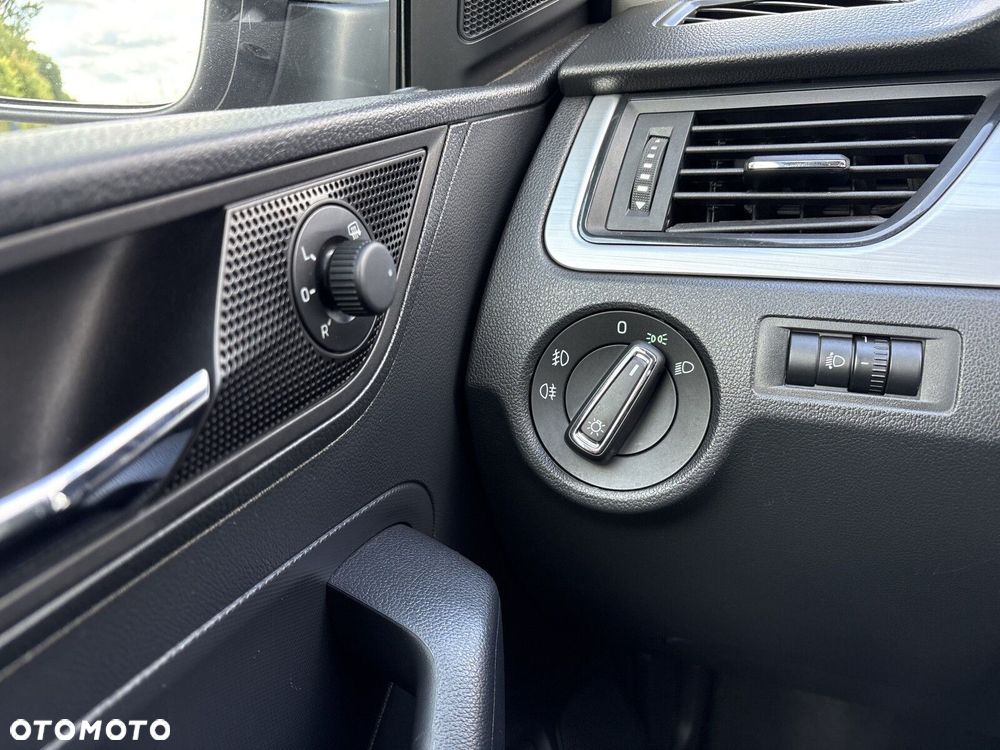 Skoda RAPID Spb 1.0 TSI Ambition - 17