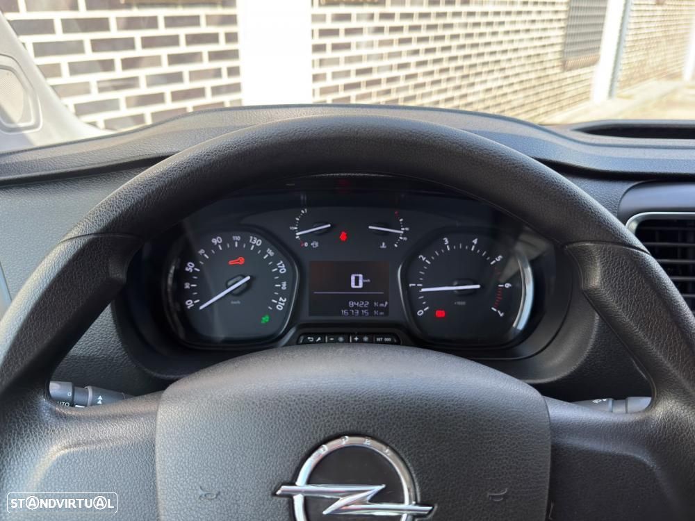 Opel Vivaro - 24