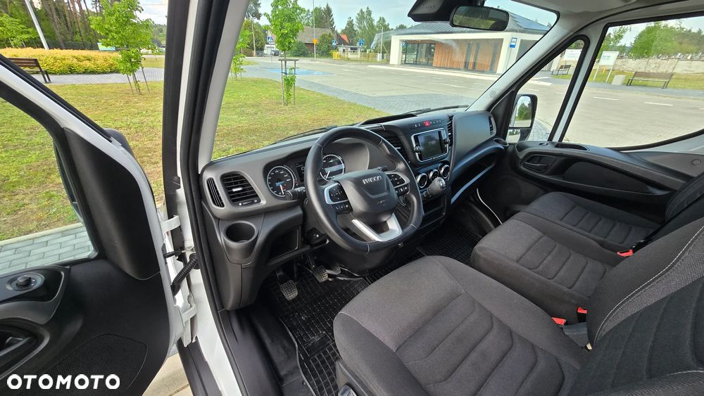 Iveco ❗️❗️DAILY 3.0 180KM MAXI 50C18 JAK NOWY ❗️❗️MODEL 2024 / BLOKADA MOSTU / SKRZYNIA OTWARTA WIDAR 10 PALET / 3500KG HAK / PIERWSZY WŁASCICIEL / NAVI / KAMERA COFANIA / FULL LED / TEMPOMAT AKTYWNY / BLIŹNIAKI / BURTY ALUMINIOWE / WERSJA WZMOCNIONA / FULL OPCJA / SERWIS ASO / SALON POLSKA / 35C15 50C15 35C18❗❗ JAK Z SALONU - NOWY -❗❗ - 36