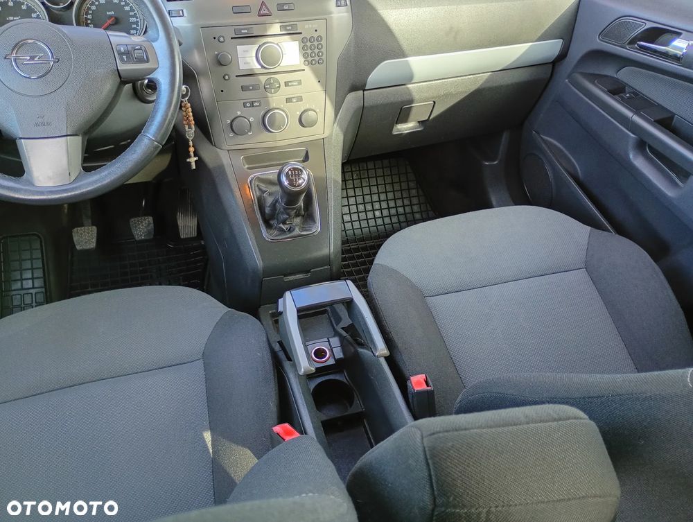 Opel Zafira - 12