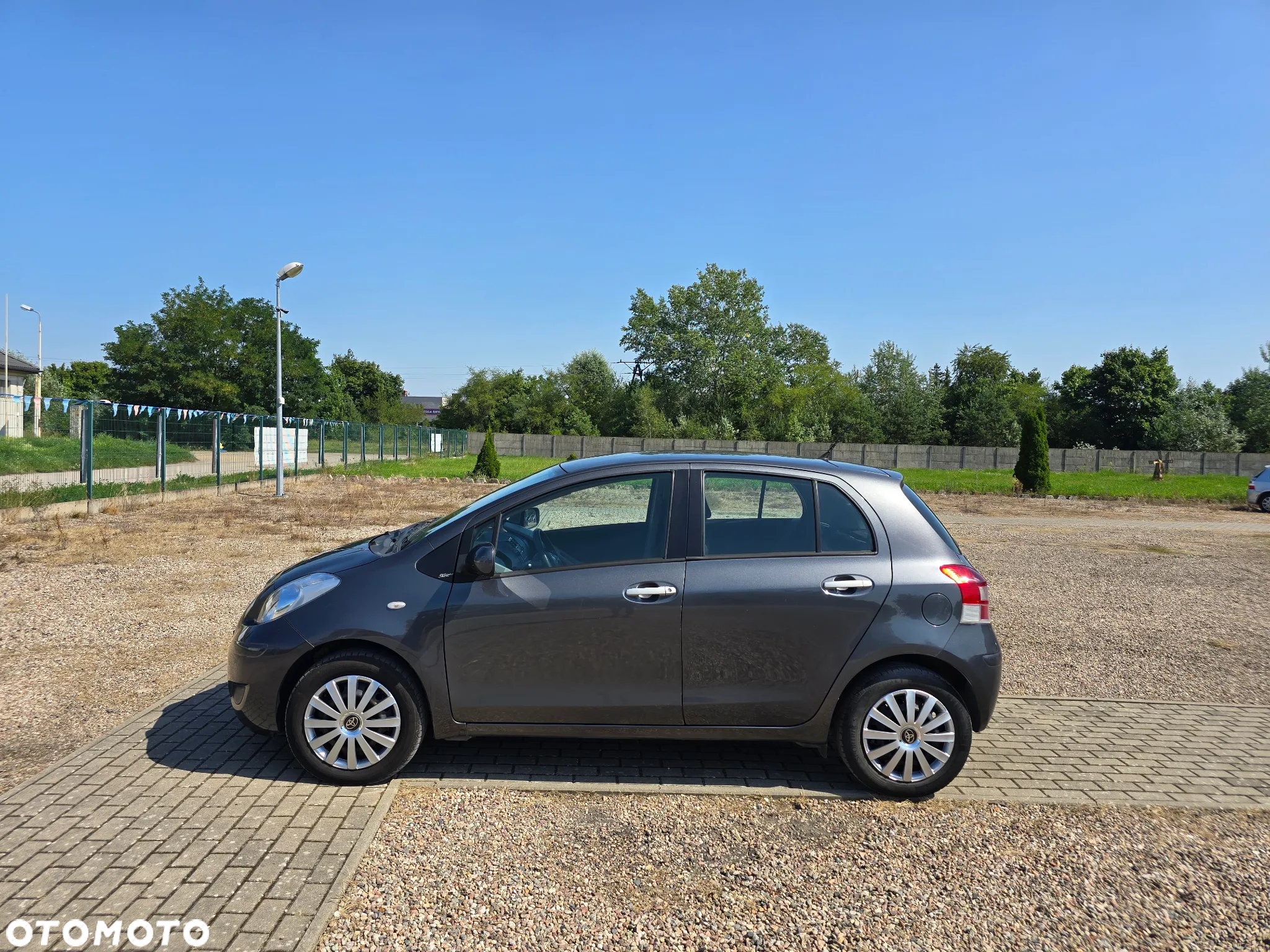 Toyota Yaris 1.33 Premium - 9