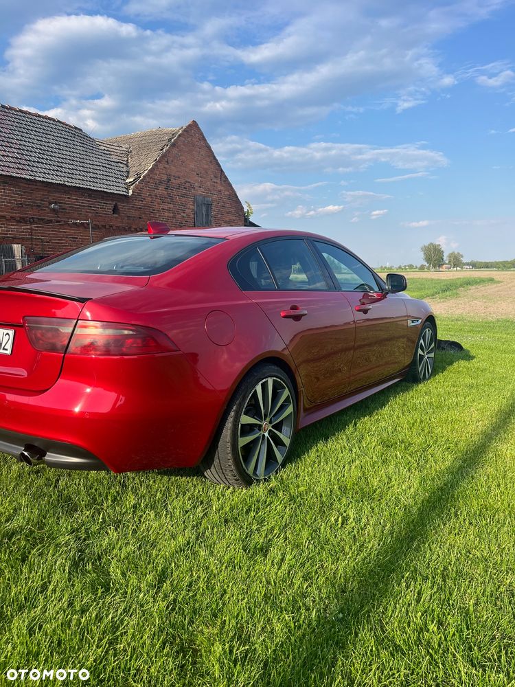 Jaguar XE - 2