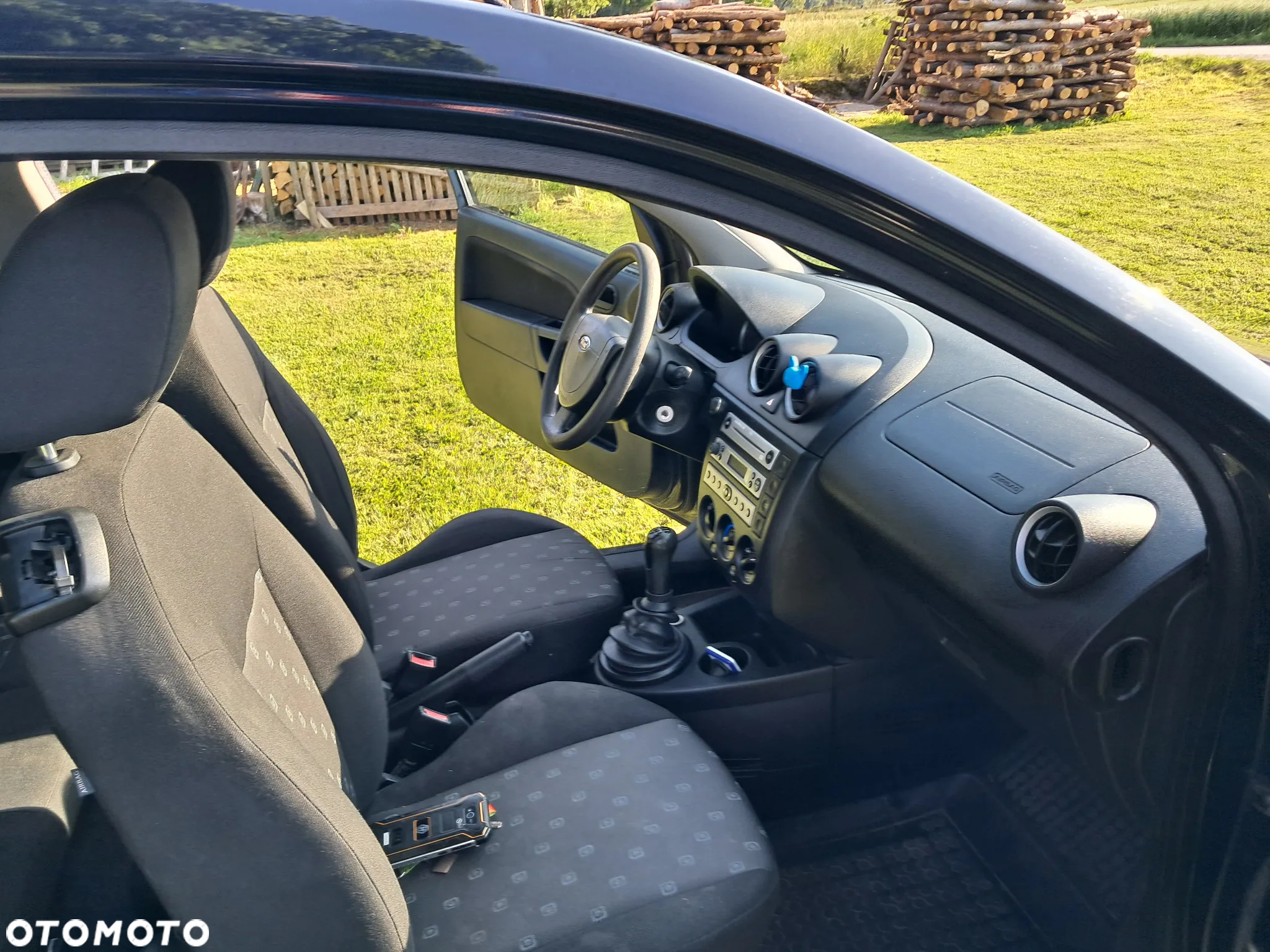 Ford Fiesta 1.3 Ambiente - 4