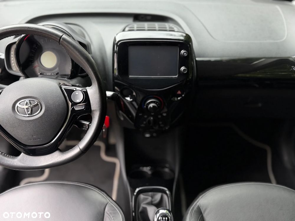 Toyota Aygo x-clusiv - 12
