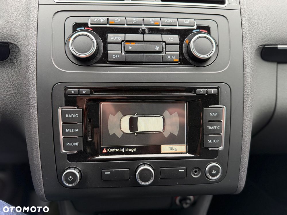 Volkswagen Touran 2.0 TDI Highline - 29