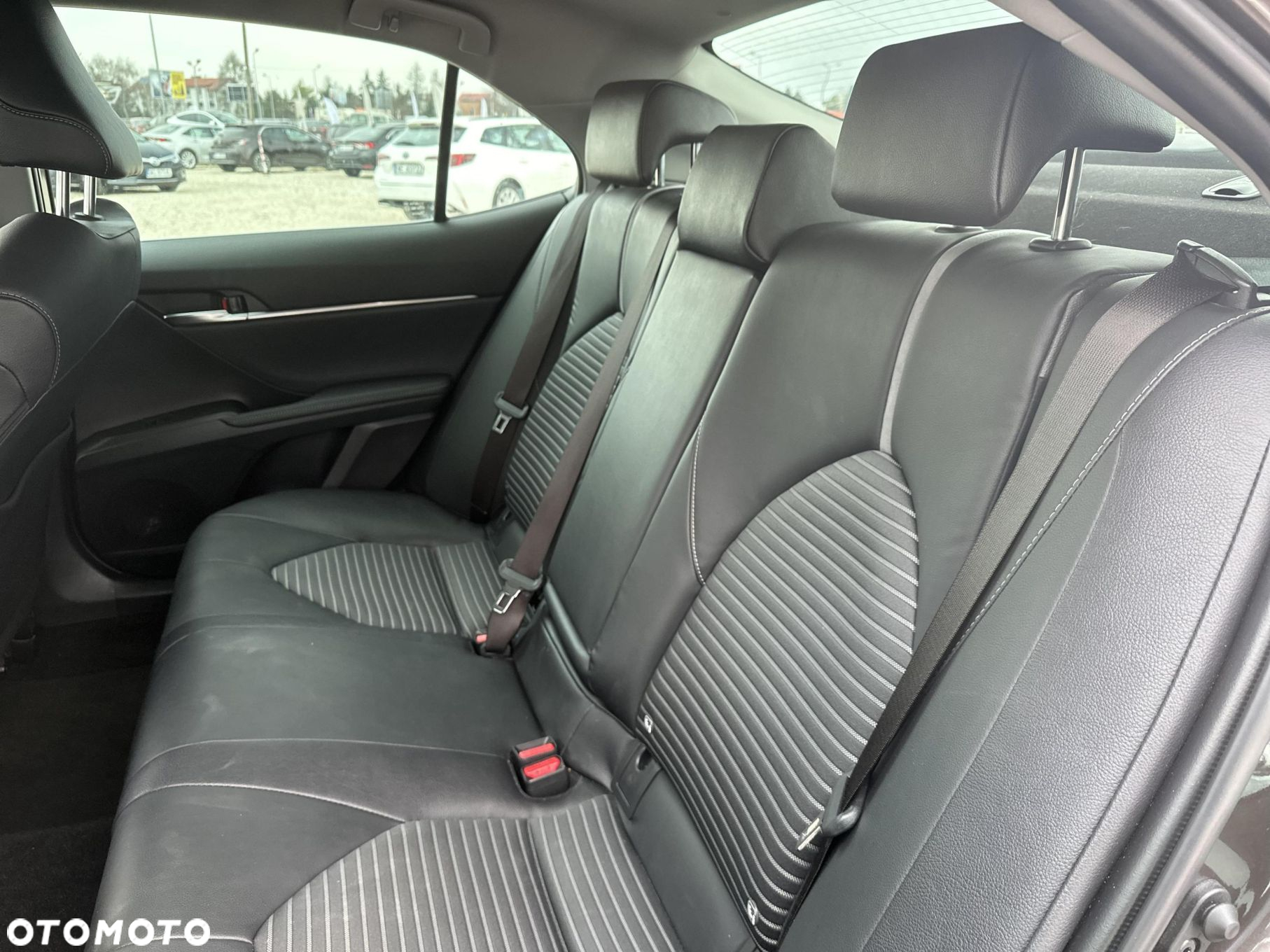 Toyota Camry - 11