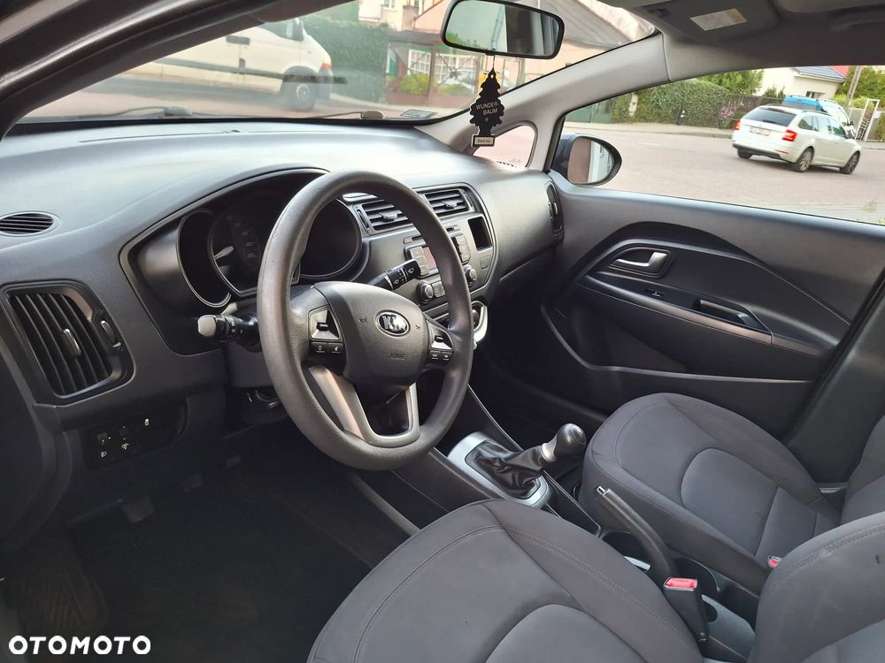 Kia Rio - 23