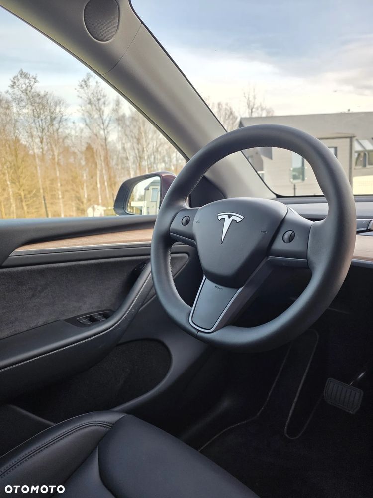 Tesla Model Y 79kWh Long Range AWD - 4