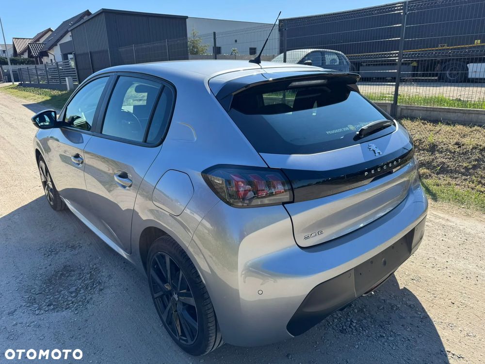 Peugeot 208 - 20