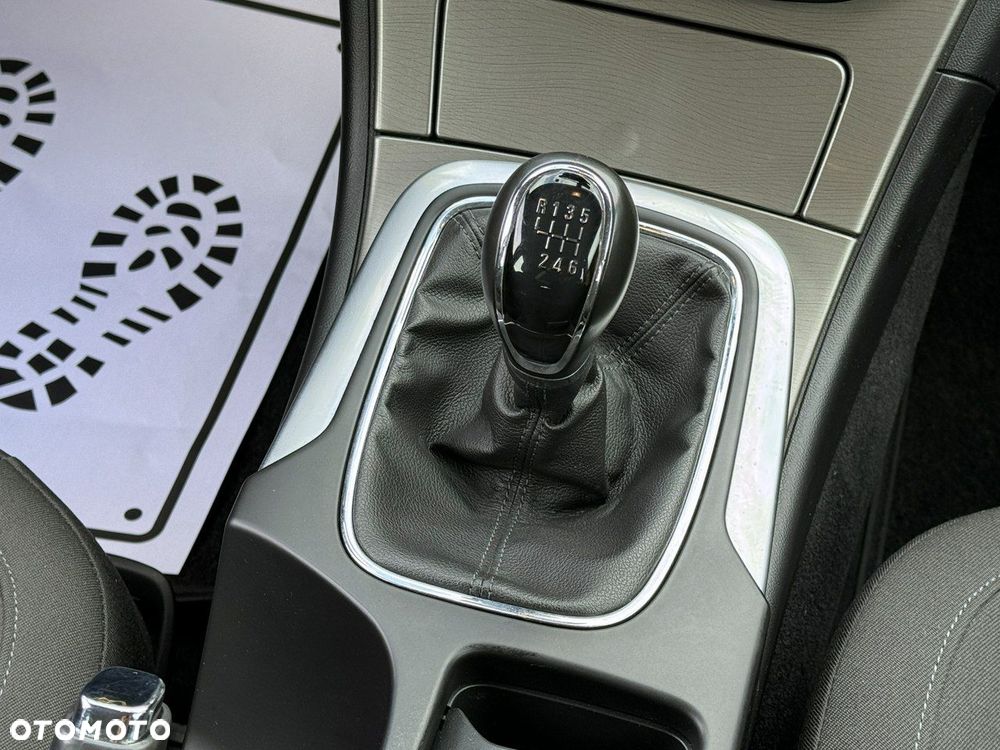 Opel Insignia - 25