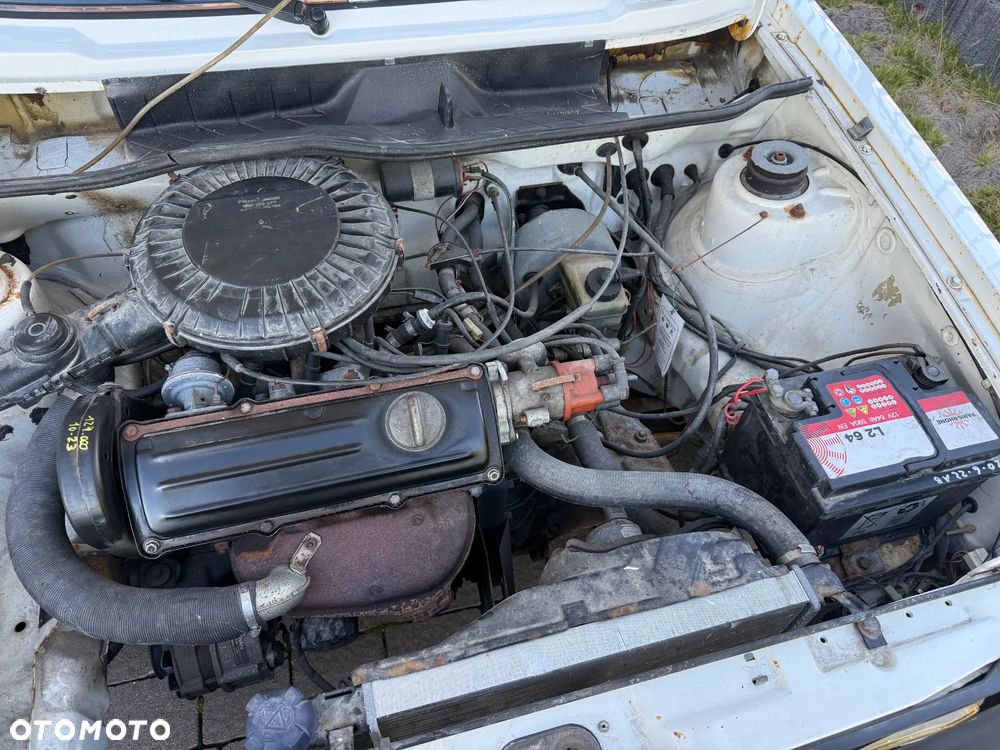 Volkswagen Golf 1.1 L - 14