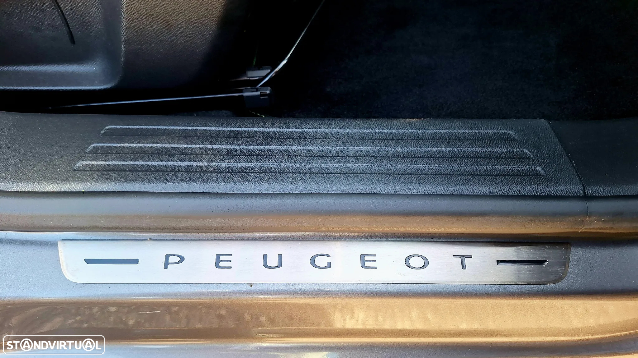 Peugeot 2008 1.5 BlueHDi GT Line - 35