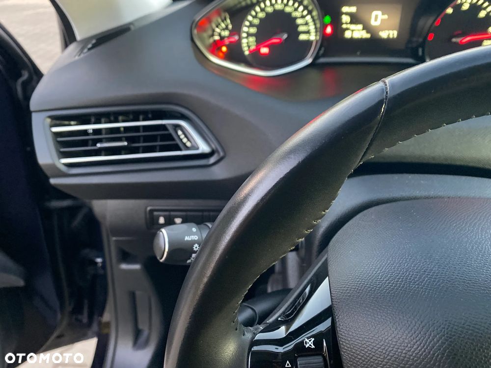 Peugeot 308 BlueHDi FAP 120 Stop&Start Active - 23