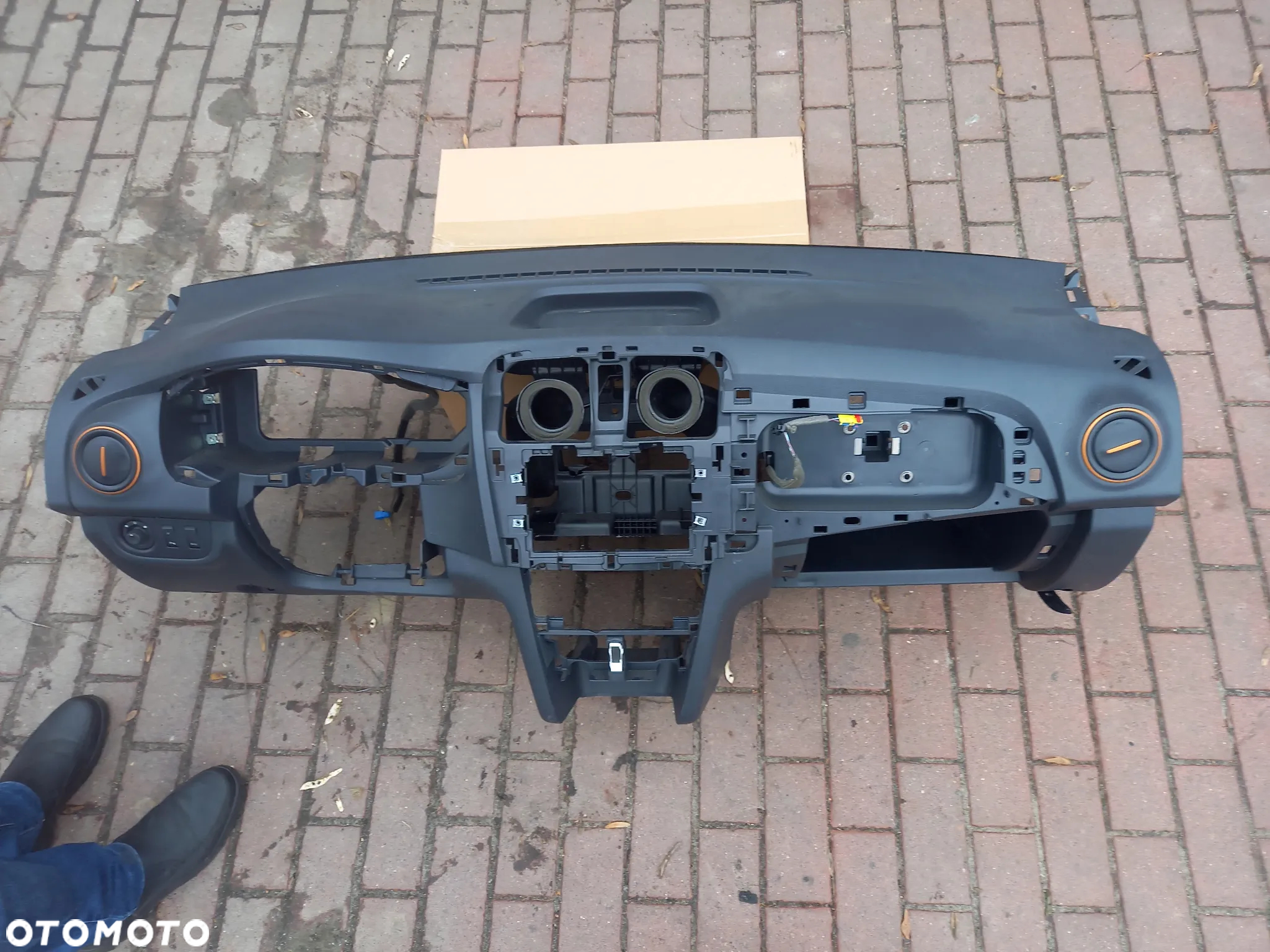 DESKA ROZDZIELCZA KONSOLA DACIA SANDERO II - 8