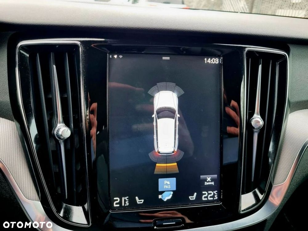 Volvo V60 D4 Geartronic R-Design - 24