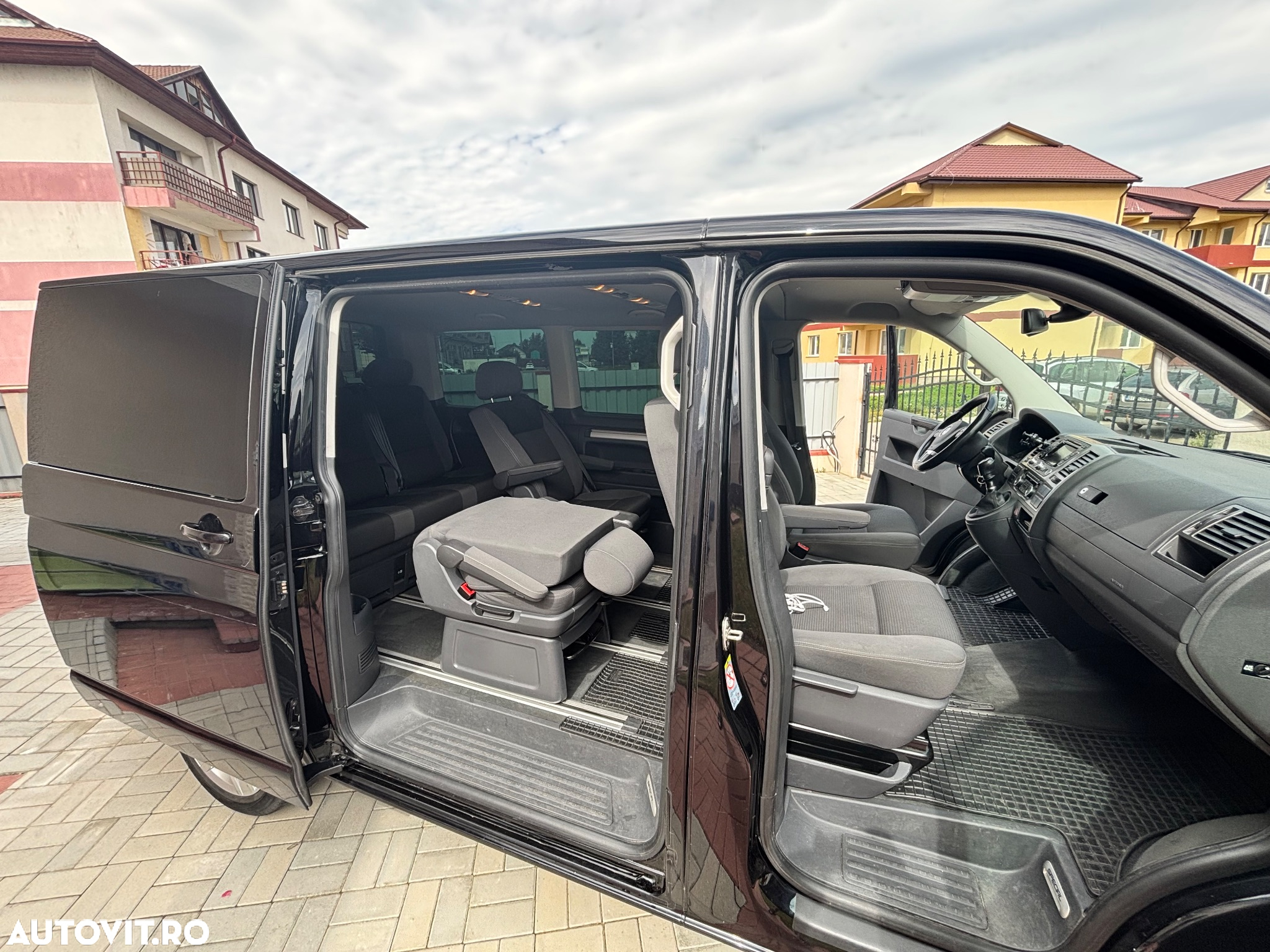 Volkswagen Multivan - 9