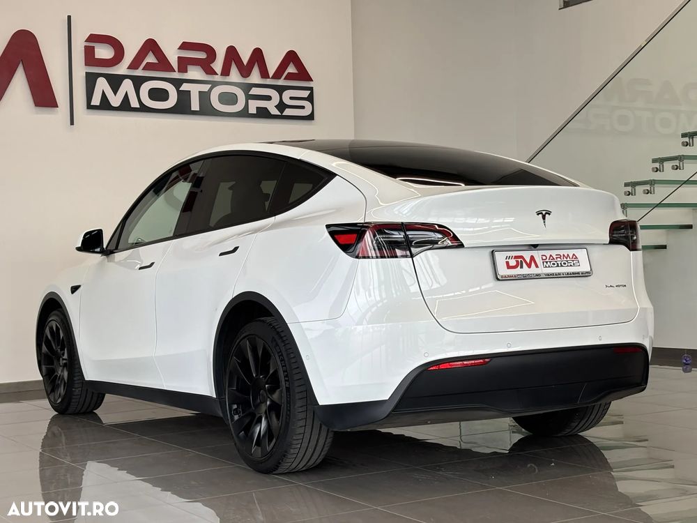 Tesla Model Y Long Range Dual Motor AWD - 6
