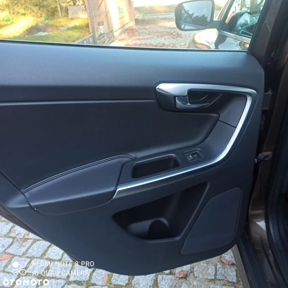 Volvo XC 60 D4 AWD Momentum - 15