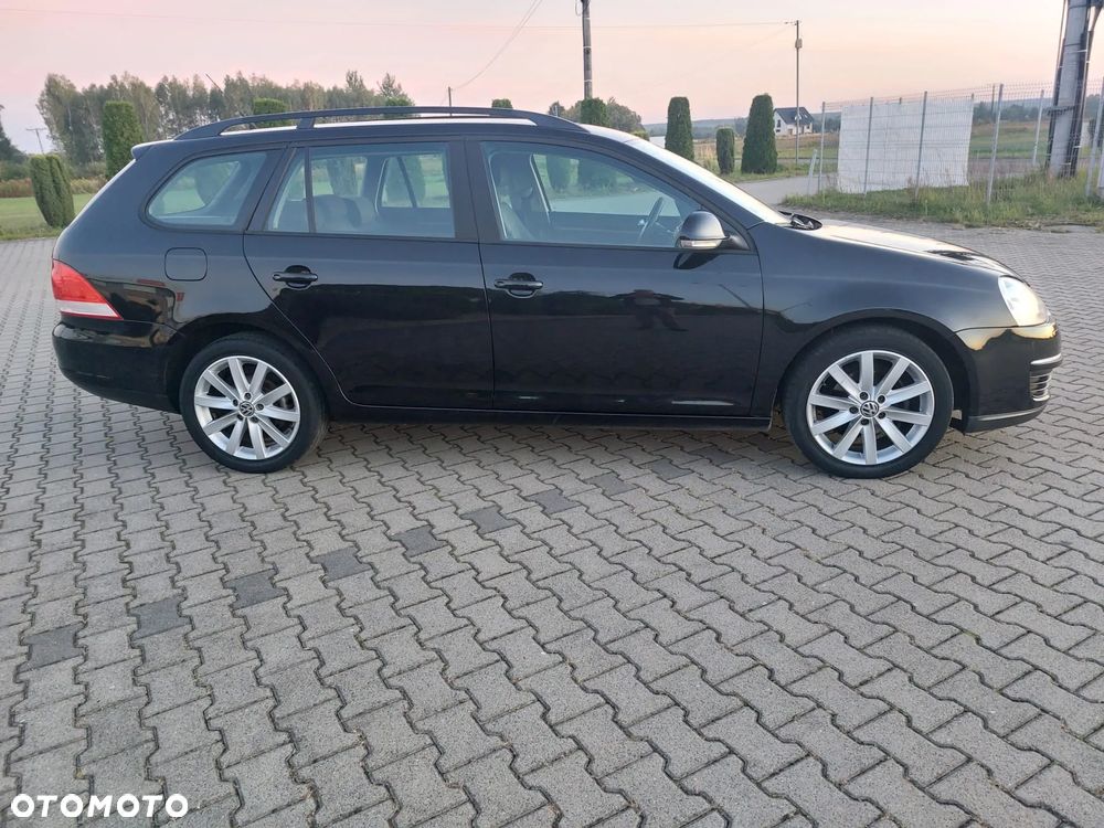 Volkswagen Golf - 6