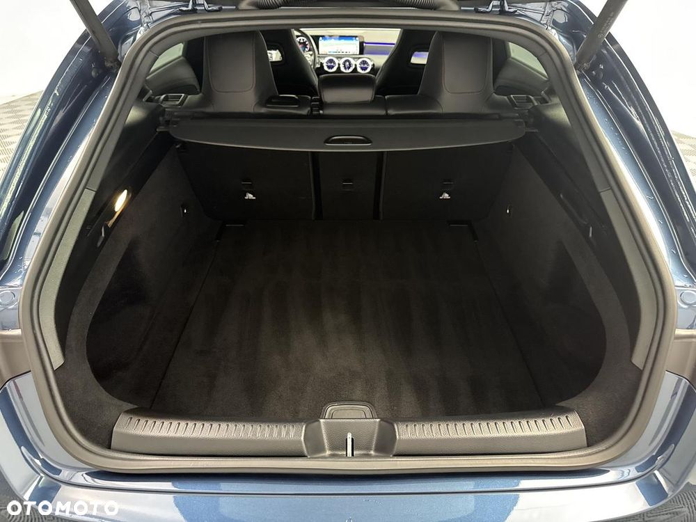Mercedes-Benz CLA 200 AMG Line 7G-DCT - 24