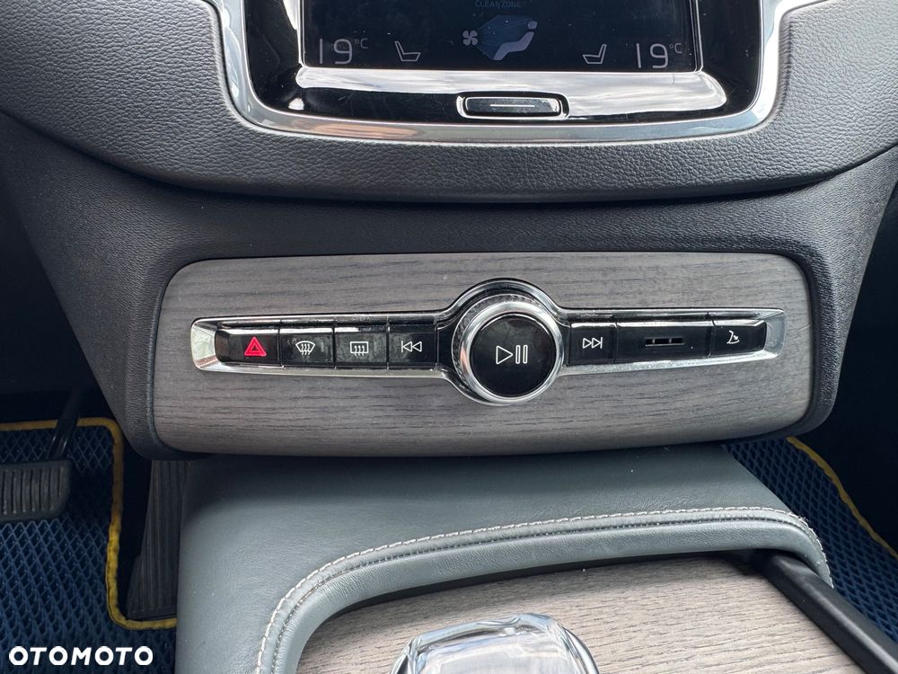 Volvo XC 90 B5 D AWD Inscription - 22