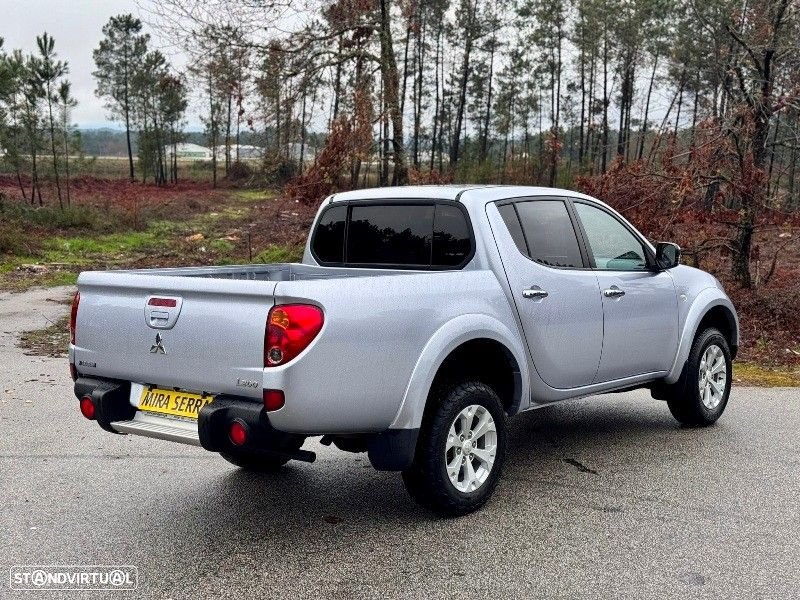 Mitsubishi L200 2.5 DI-D CD Invite AC 4WD - 4
