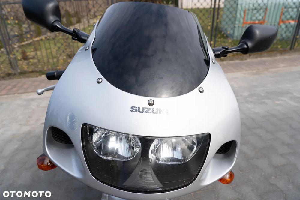 Suzuki GSX-R - 17