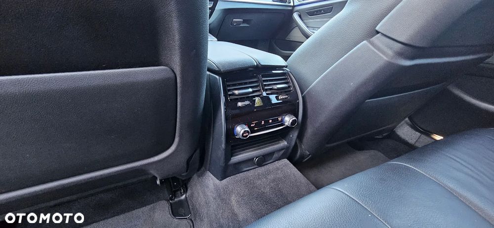 BMW Seria 5 520d M Sport sport - 24