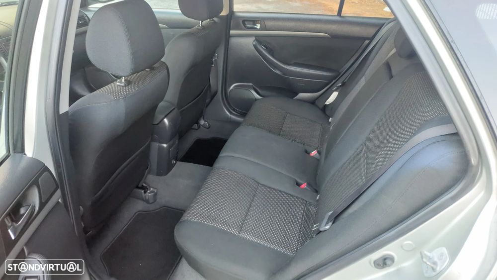 Toyota Avensis SW 2.0 D-4D Sol - 7