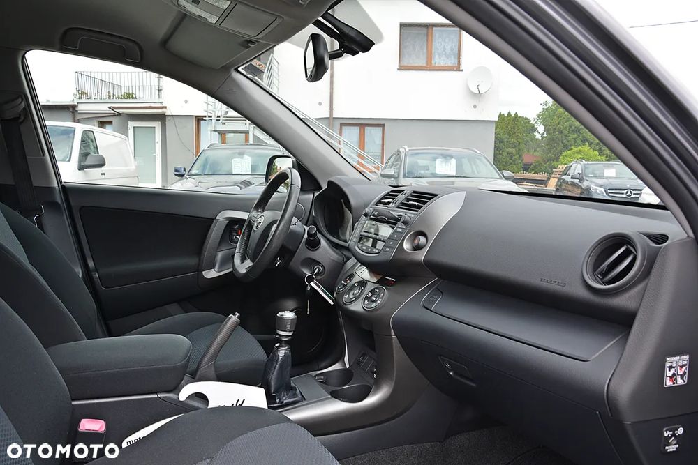 Toyota RAV4 2.2 D-4D Sol - 18