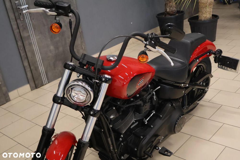 Harley-Davidson Dyna Street Bob - 5