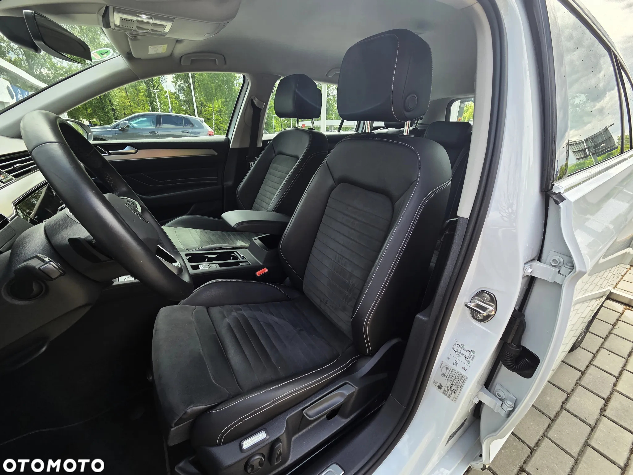 Volkswagen Passat 1.5 TSI EVO Elegance DSG - 9
