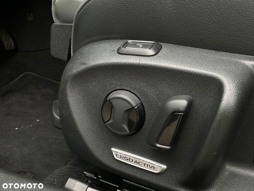 Volkswagen Passat - 25