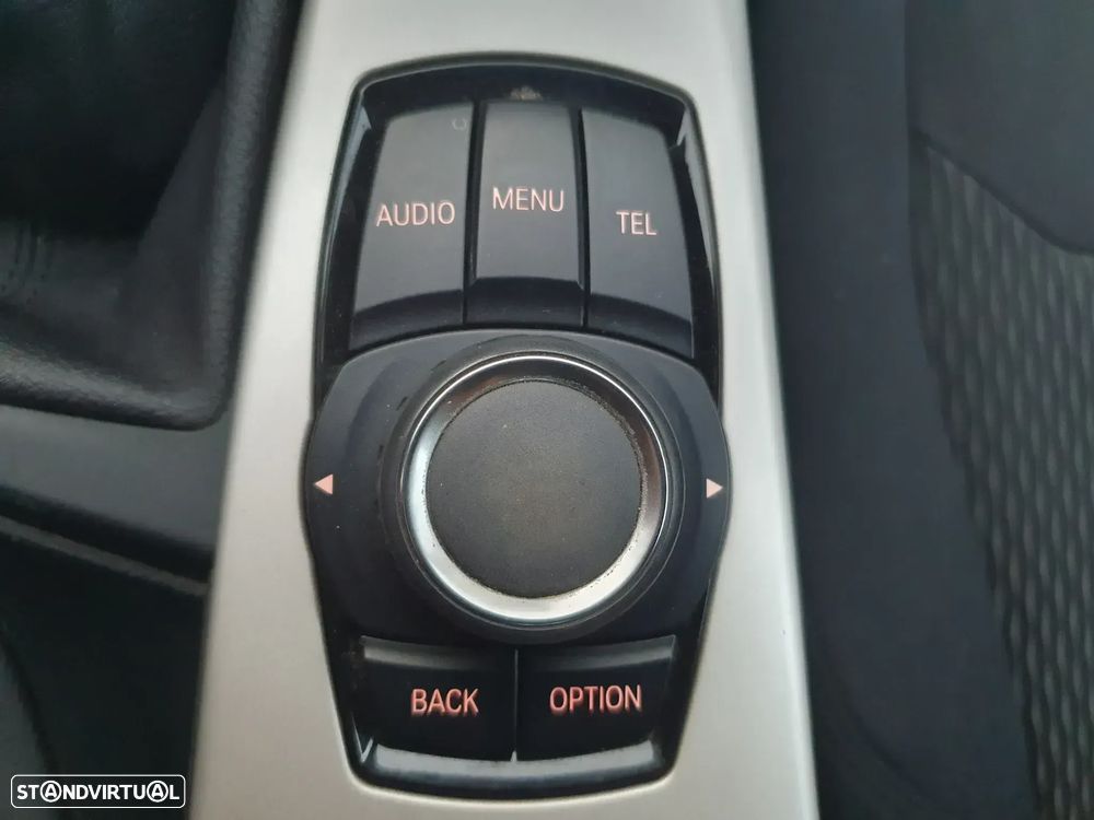 BMW 320 d EfficientDynamics Line Sport - 37
