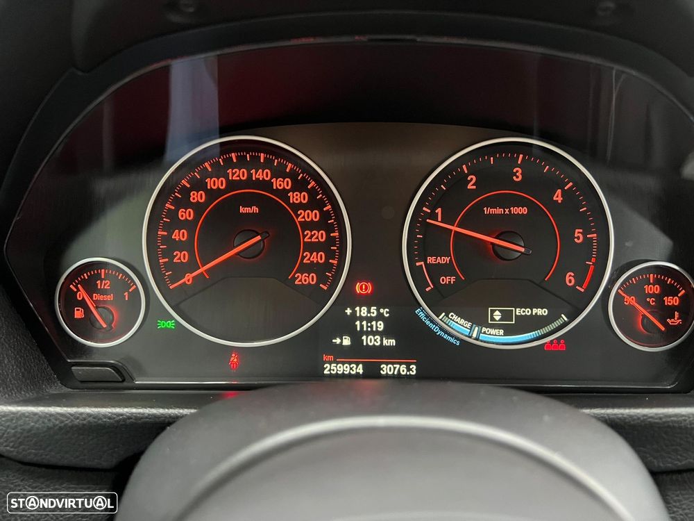 BMW 320 d Touring Pack M - 25