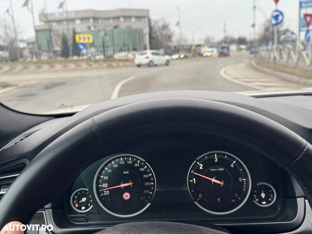 BMW Seria 5 525d Sport-Aut. - 35