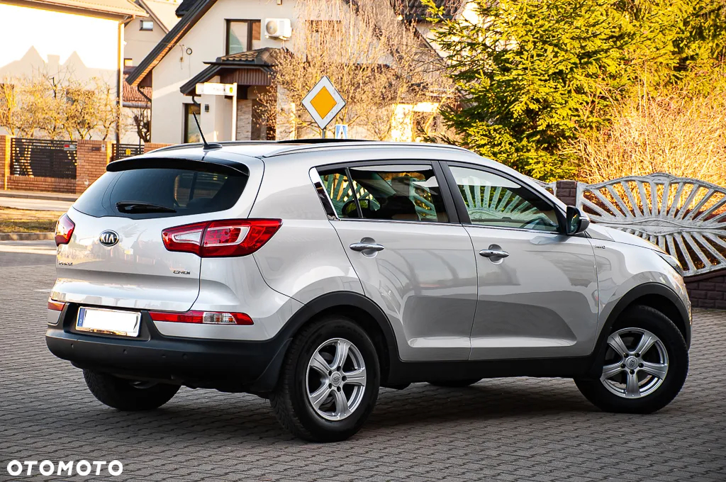 Kia Sportage 2.0 CRDI 4WD Automatik Dream-Team Edition - 17