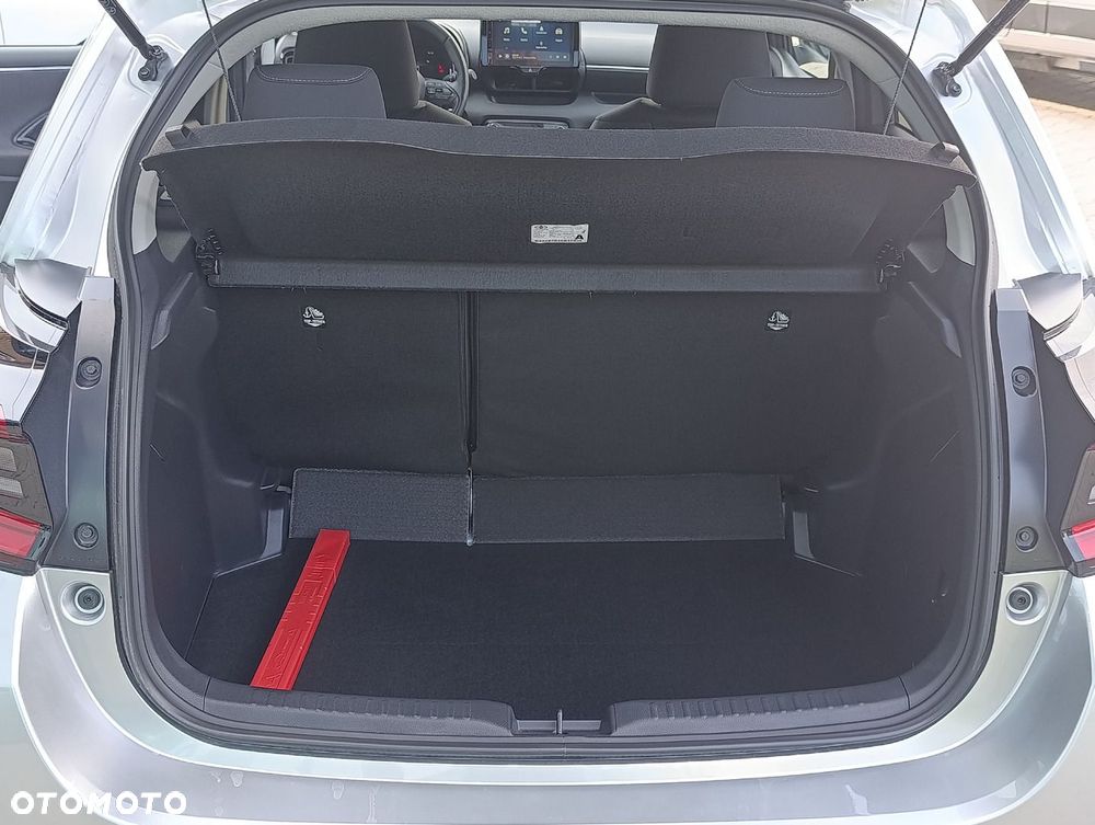 Toyota Yaris Hybrid 1.5 Style - 22