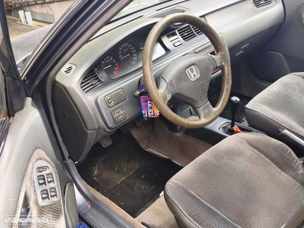 Honda Civic 1.5 LSi 16 V - 8