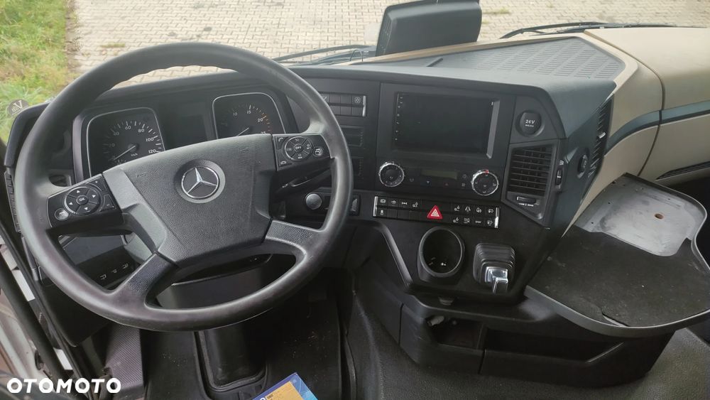 Mercedes-Benz Actros - 7