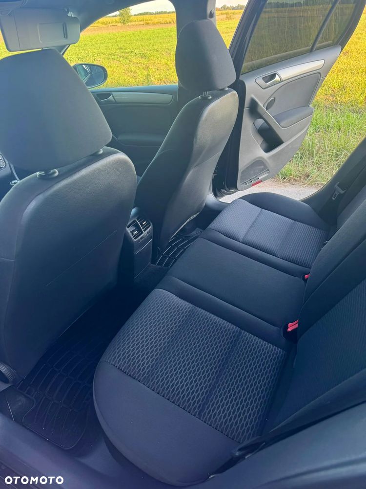 Volkswagen Golf VI 1.6 TDI Trendline - 12