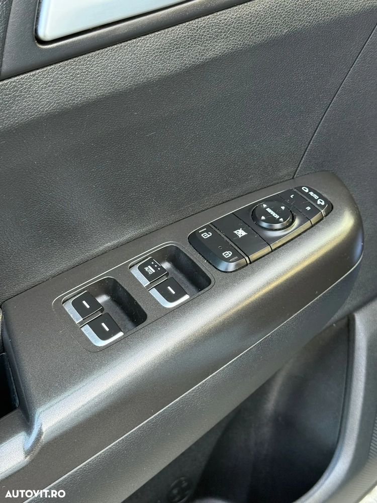 Kia Sportage 1.7 CRDI 2WD ISG Aut. Dream-Team Edition - 16