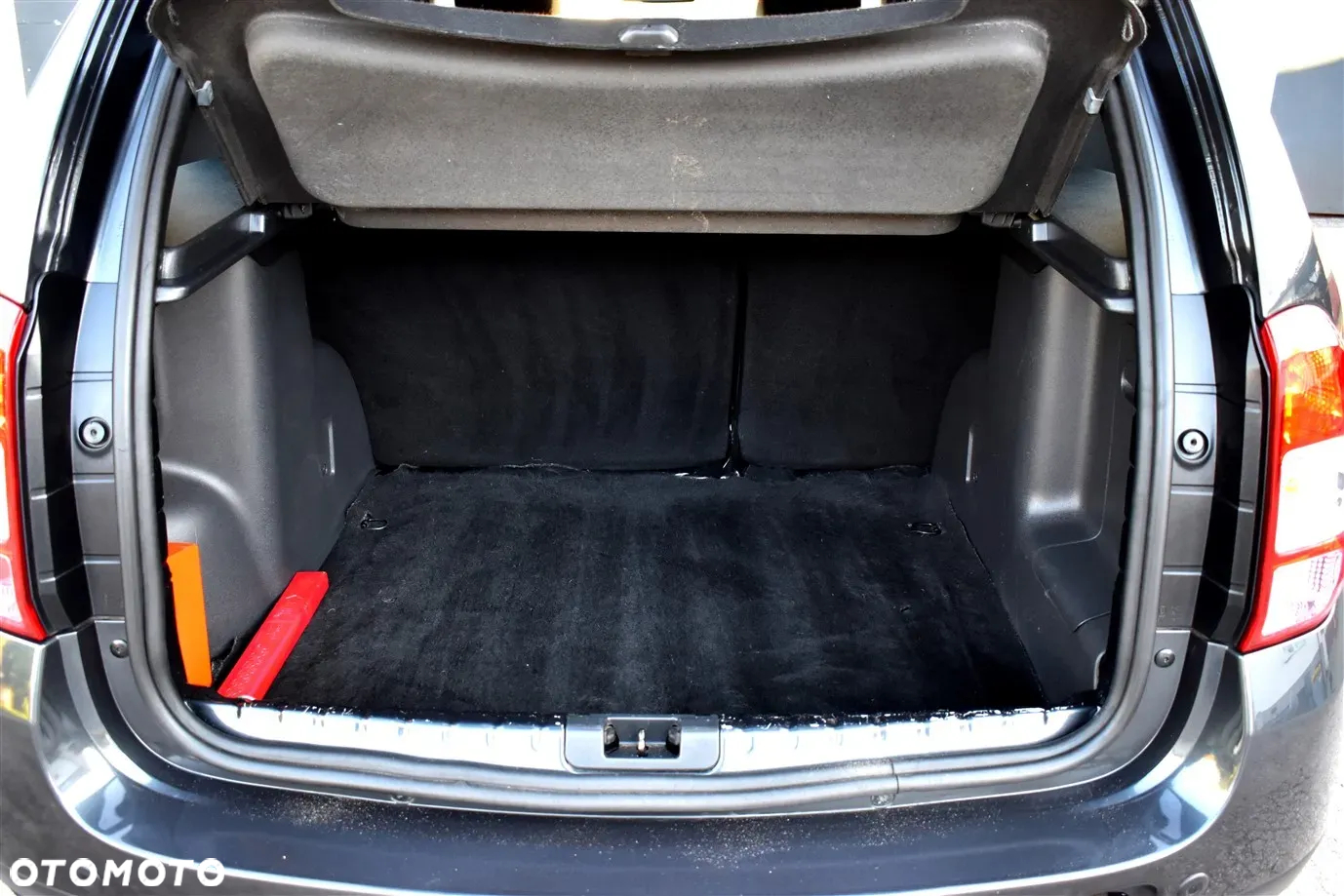 Dacia Duster 1.6 SCe Laureate S&S - 16