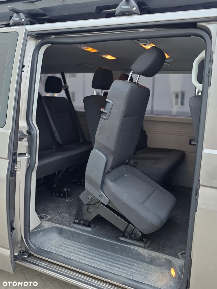 Volkswagen Caravelle - 7